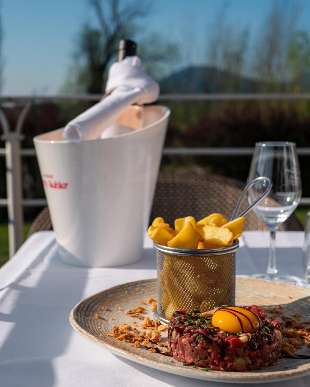 Hotel Restaurant Verger Des Chateaux, Route Des Vins Haut-Koenigsbourg Dieffenthal Екстериор снимка